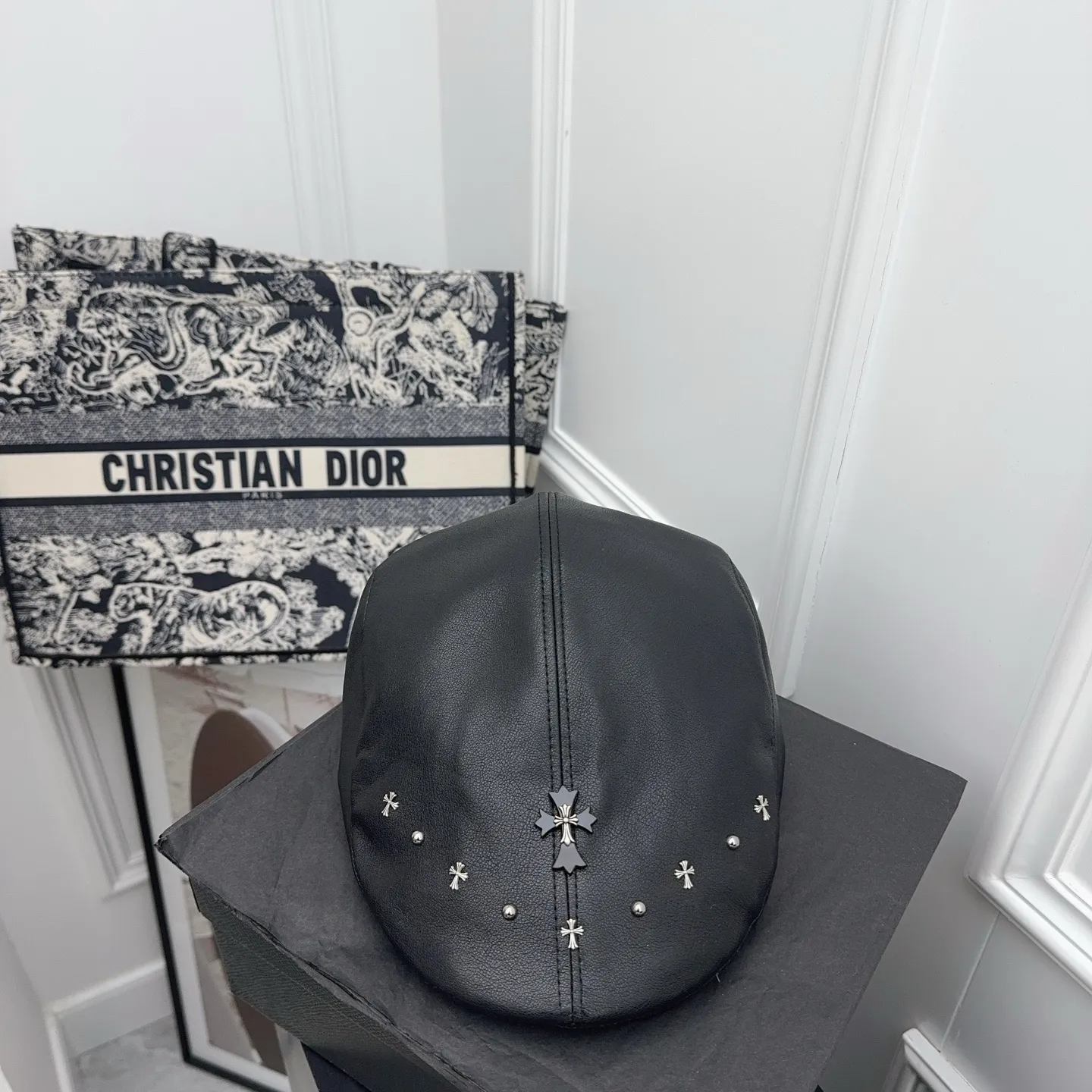 Autumn and winter Crow Heart ✝️ New forward hat! New lambskin super soft and textured!